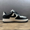 Nike Air Force 1 07 Black White