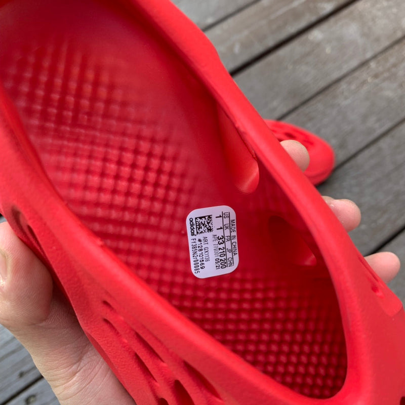 Adidas Yeezy Foam RNNR Vermillion